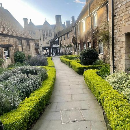 The Talbot Hotel, Oundle , Near Peterborough 外观 照片